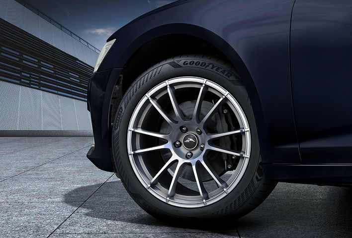 NEW Eagle® F1 Asymmetric 6 | Goodyear
